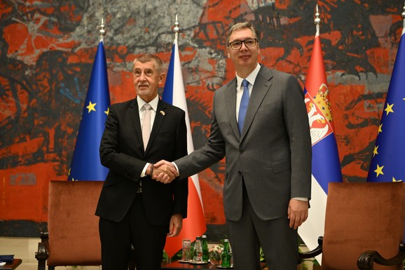 "ZA OČEKIVATI JE DA IZBORI BUDU U OKTOBRU ILI NOVEMBRU" Vučić o vanrednom izlasku na birališta: "Rekao sam da će biti do kraja 2026, ja svoju reč držim"