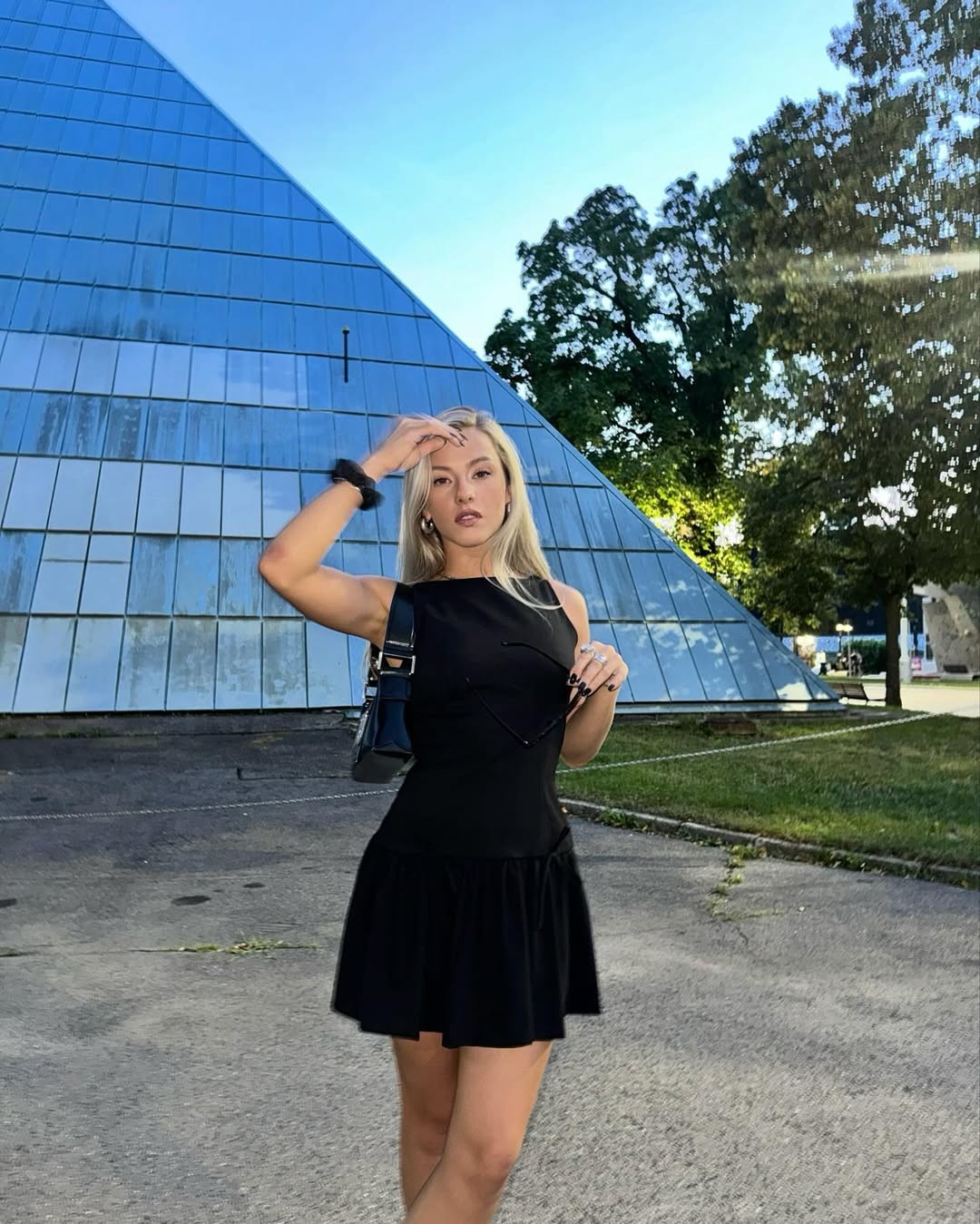 Nová priateľka Matyáša Adamca je tanečníčka Sonya Milova. 