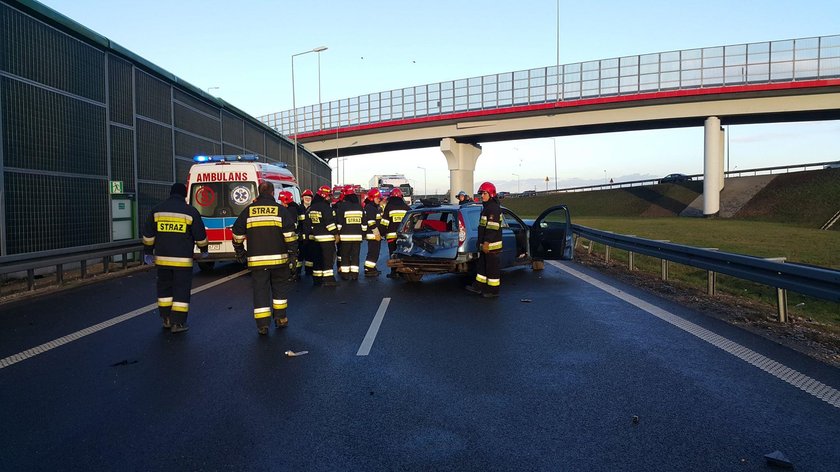 Śmiertelny wypadek na S8. Pasażerka wypadła z auta