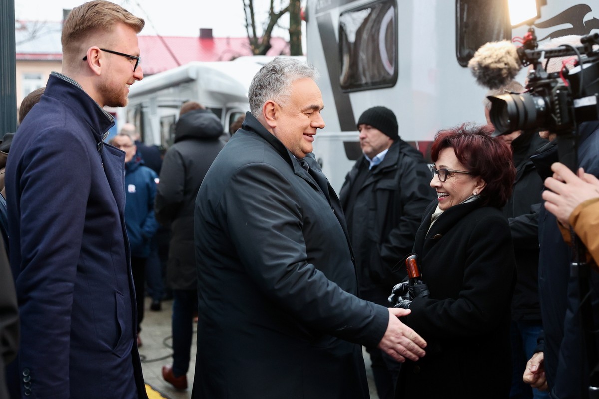 Na debatę przybył szef TVP Republika Tomasz Sakiewicz. Przyjechali też politycy PiS