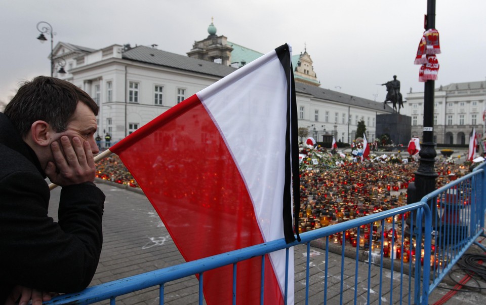 2010-04-13T055715Z_01_PEJ06_RTRIDSP_3_POLAND-PRESIDENT-CRASH.jpg