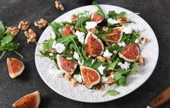 Jak jeść figi? Egzotyczny akcent w kuchni na 3 sposoby [PRZEPISY]