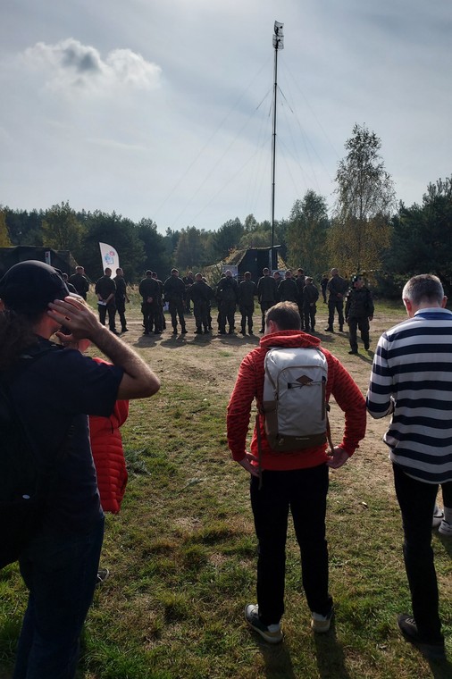 Harmonogram "Trenuj z wojskiem" w Sieradzu obejmował także wyjazd na plac taktyczny w pobliskim Sokołowie