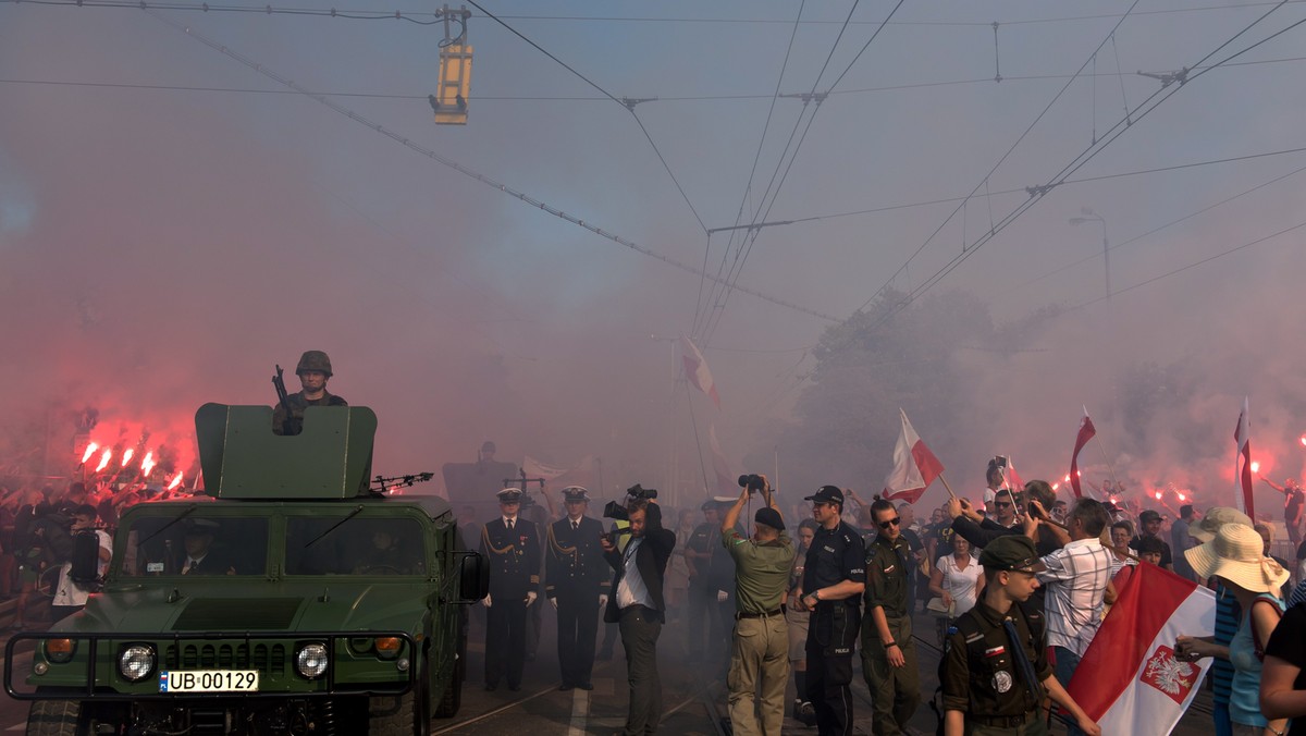 Nowoczesna chce wyjaśnień od szefa MSWiA Mariusza Błaszczaka ws. zajść podczas uroczystości pogrzebowych "Inki" i "Zagończyka" w Gdańsku. Politycy Nowoczesnej chcą też, by premier i prezydent zajęli stanowisko ws. incydentu, podczas którego - jak twierdzą - pobity został działacz KOD.