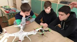 nauczyciel influencerem? jak pedagodzy budują autorytet w sieci