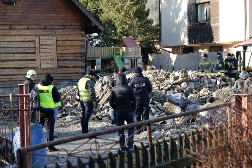 Śledczy badają, jak doszło do potężnego wybuchu, który zabił 8-osobową rodzinę