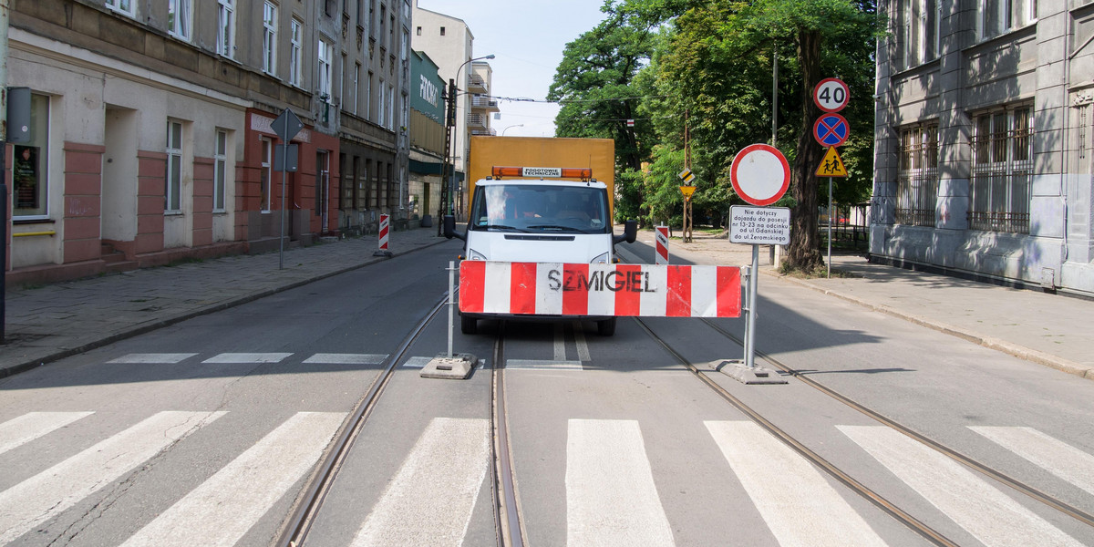 Ulica Kopernika w Łodzi rozkopana i zamknięta dla ruchu. Uwaga kierowcy