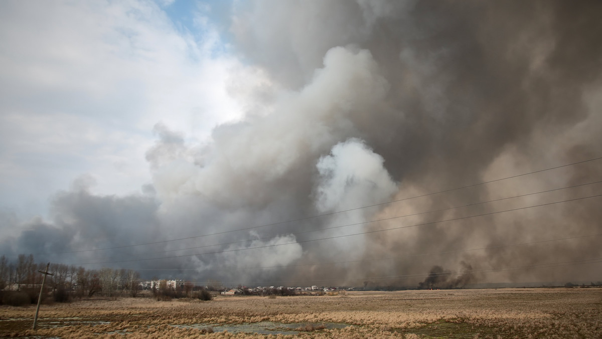 Pożar i wybuchy w największych składach amunicji w pobliżu miasta Bałaklija w obwodzie charkowskim mogą potrwać jeszcze nawet tydzień – oświadczył premier Ukrainy Wołodymyr Hrojsman, który dziś po południu przyjechał na miejsce zdarzenia.