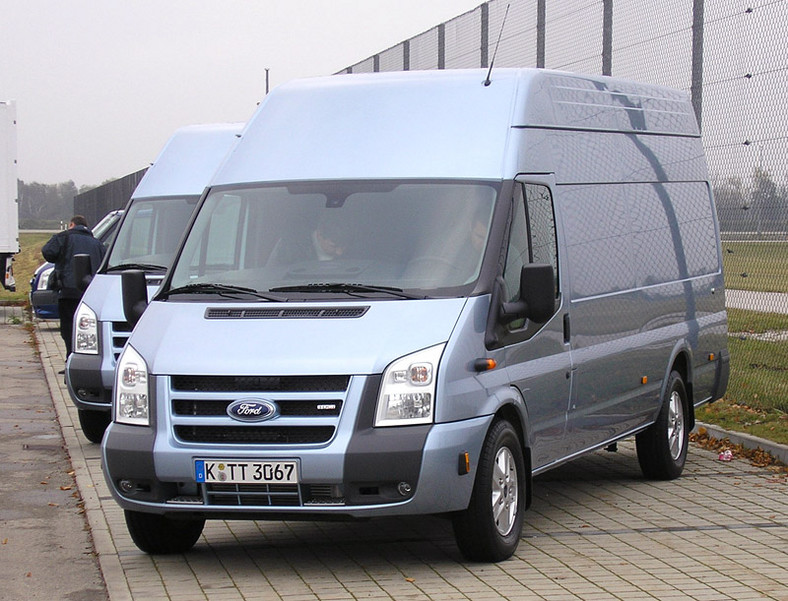 Ford Transit 3.2 TDCi i Transit SportVan: pierwsze jazdy