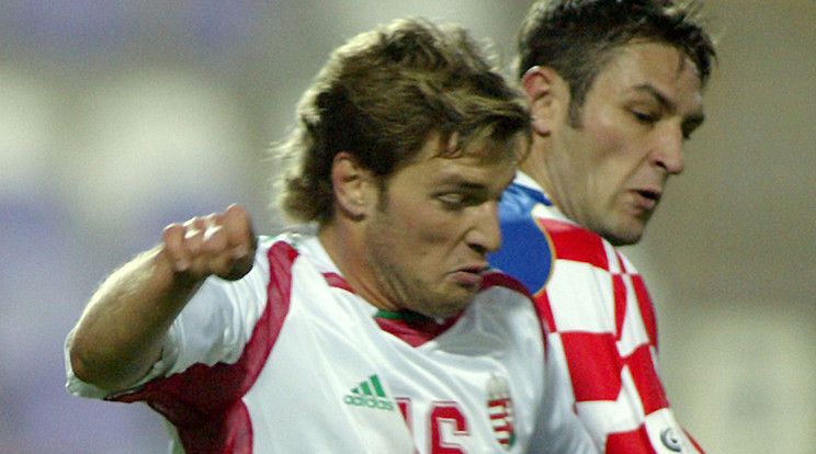 A 2008-ban 0-0-ra végződő meccsen Buzsáky Ákos is pályára lépett /Fotó: AFP