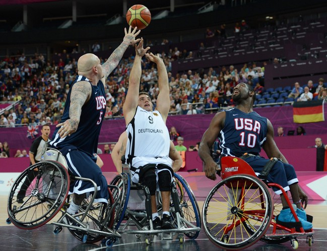 Sebastian Magenheim, Joseph Chambers i Matt Scott