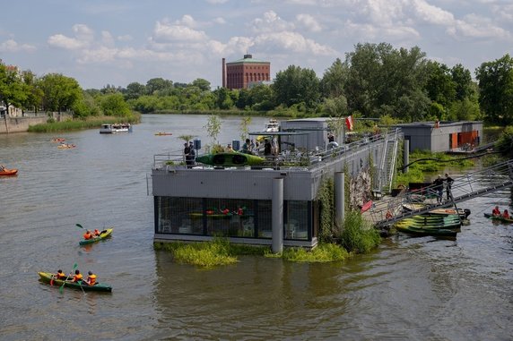 Odra Centrum we Wrocławiu już działa! To pływający dom kultury