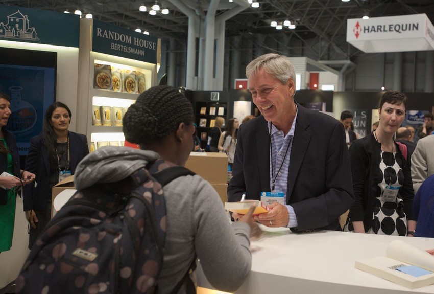 Brat žrtve je pisac i novinar Karl Hajasen