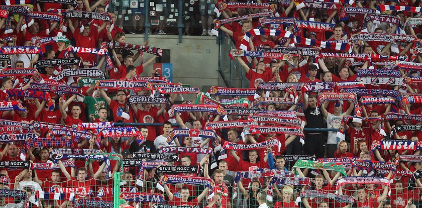 Kibice tęsknili za ligą. Tłumy na stadionach