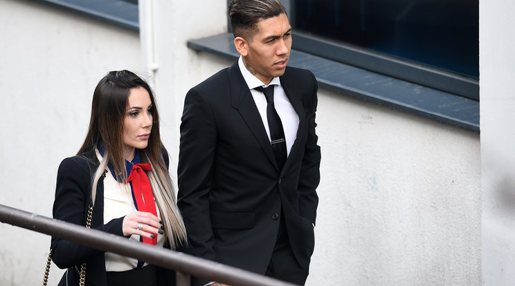 Larissa Pereira
és Roberto Firmino úton a tárgyalásra /Fotó: AFP