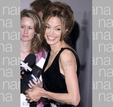 26339_angelina-jolie-d000178D69651f9f40b09