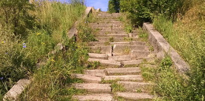 Osiedlowi radni chcą remontu schodów