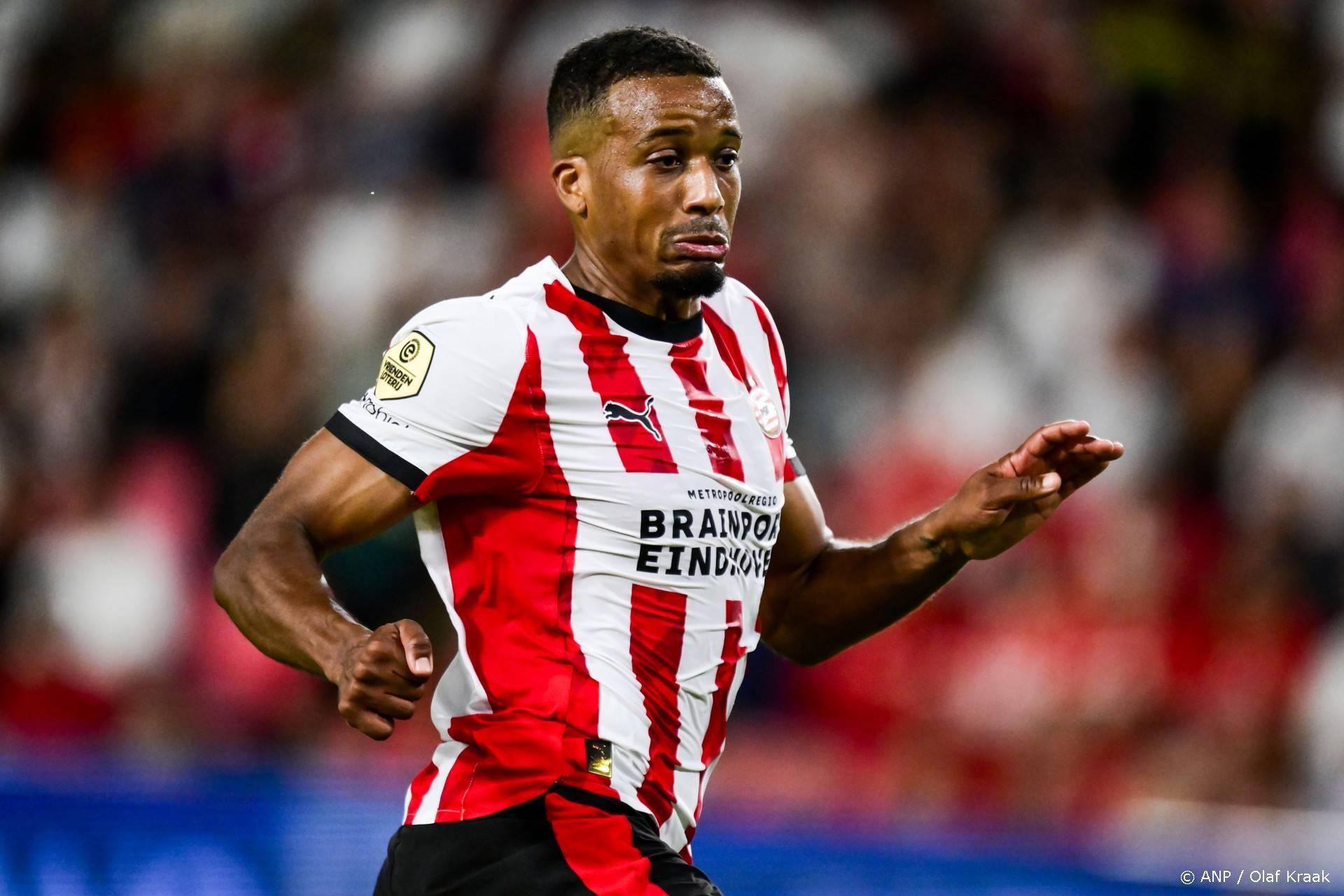 Koploper PSV neemt geblesseerde Pléa en Olij mee naar het trainingskamp