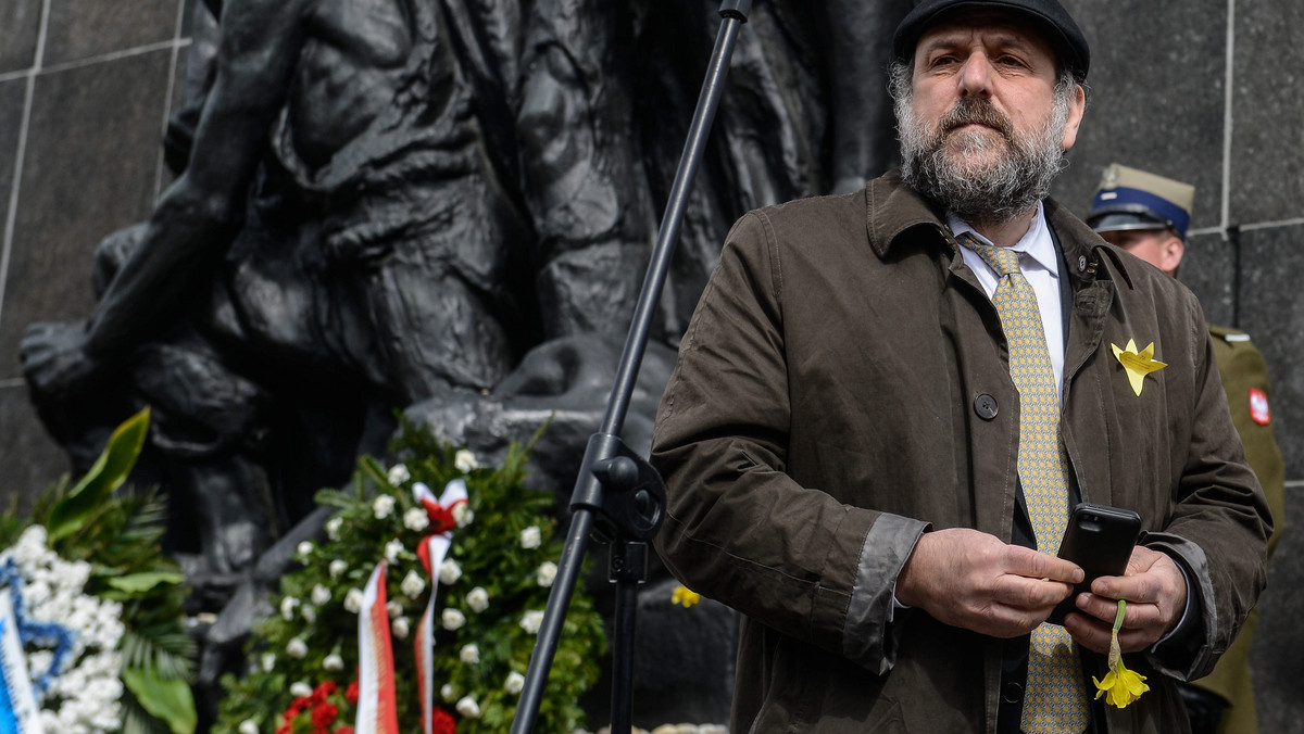 Dziś na ulicach stolicy będą rozdawane papierowe żonkile. To symbol upamiętniający bohaterów powstania w getcie warszawskim z 1943 roku. Dlaczego żonkile?