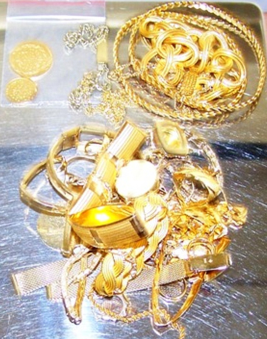 Devojke su osumnjičene da su krale zlatni nakit