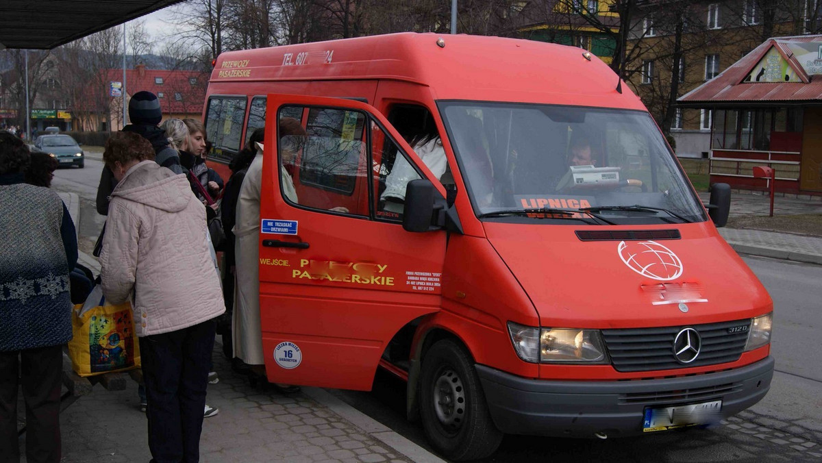 W Nowym Targu szykują się kolejne kontrole kierowców busów, którzy wbrew przepisom zatrzymują się na przystankach, na których nie mogą. Chodzi przede wszystkim o przystanek na ulicy Kopernika.
