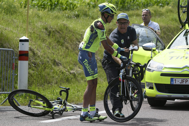 Tour de France: Contador nadal czuje się źle po dwóch upadkach na początkowych etapach wyścigu