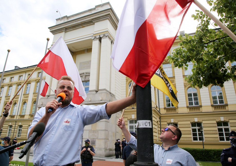 Paweł Tanajno chce, by Polacy pracowali krócej