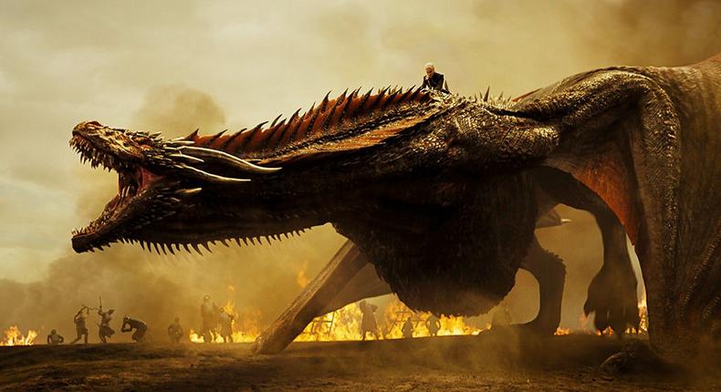 Dany arrives Red Keep with her dragon, Drogon.