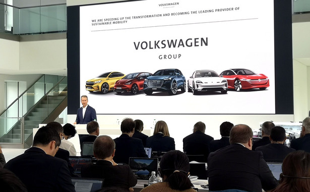 Volkswagen inwestuje 30 mld euro i wprowadzi miliony aut elektrycznych. Produkcja ruszy w Polsce [KORESPONDENCJA Z WOLFSBURGA]