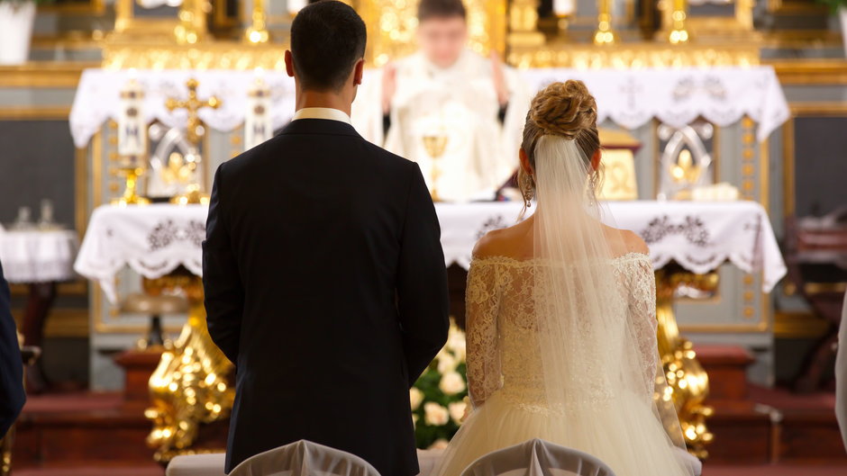 Organizacja ślubu kościelnego wiąże się ze sporymi kosztami
