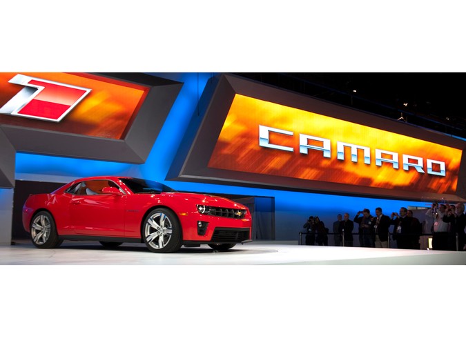 Oto chevrolet camaro ZL1 - amerykańska maszyna do produkcji adrenaliny i palenia opon; zadebiutowała podczas salonu samochodowego w Chicago. Dzięki doładowanemu silnikowi V8, o mocy 550 KM, model camaro ZL1 będzie najszybszym modelem w rodzinie camaro, jaki kiedykolwiek znalazł się w ofercie marki Chevrolet.