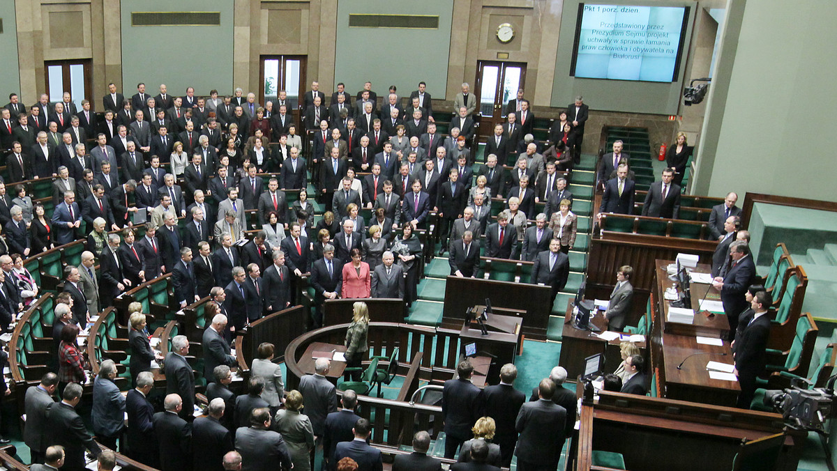 Sejm Rzeczpospolitej Polskiej wybrał nowego marszałka izby niższej. Został nim Grzegorz Schetyna. Za jego kandydaturą głosowało 277 posłów. 121 było przeciw, 16 wstrzymało się od głosu.