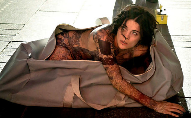 Jaimie Alexander naga i wytatuowana