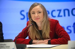 Nowe przepisy o zwolnieniach lekarskich. Dziemianowicz-Bąk wyjaśnia, co się zmieni