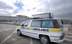 Wybuch na przedmieściach Antwerpii. Dwie osoby wydobyto spod gruzów zawalonych budynków