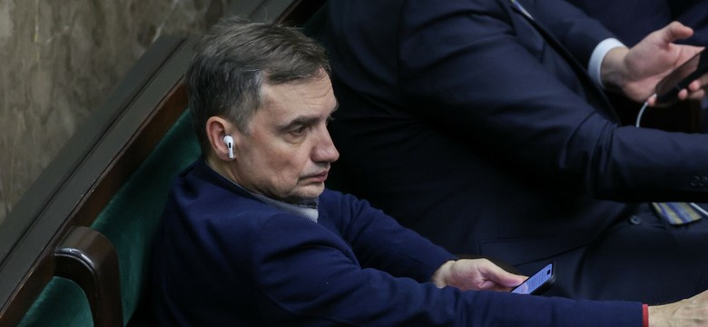 Ziobro wróci i stanie przed sądem? Polacy nie mają co do tego wątpliwości [SONDAŻ]