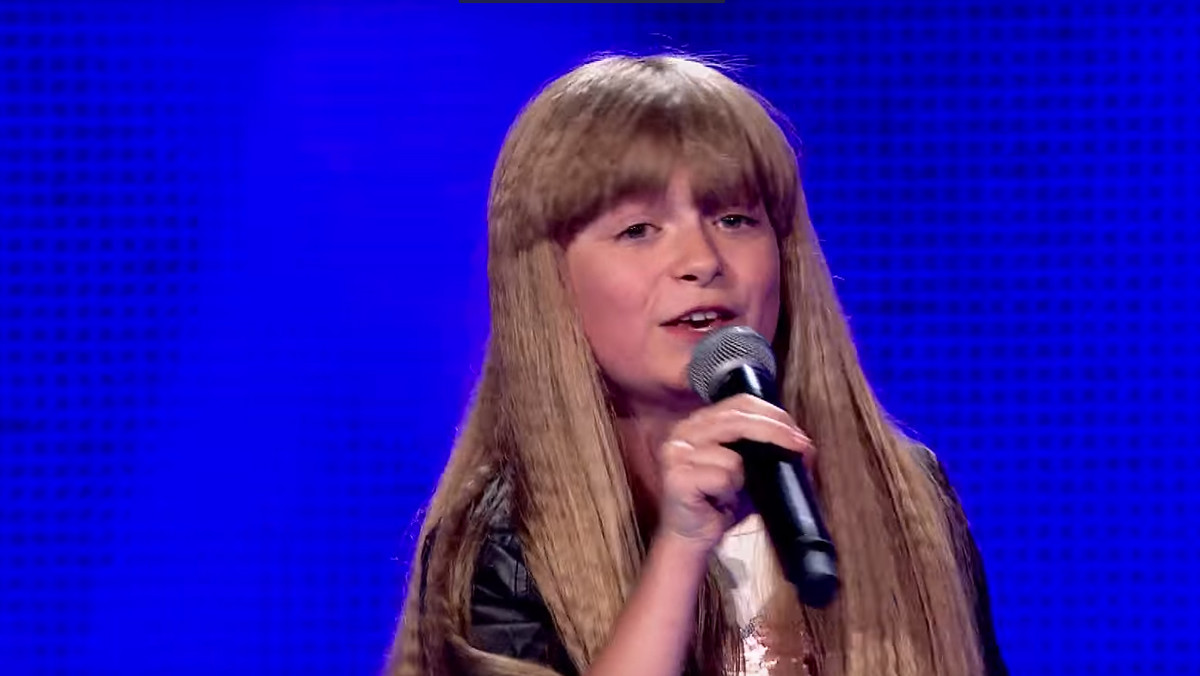 Nela Zawadzka, to najpopularniejsza obecnie uczestniczka programu "The Voice Kids". Jej wykonanie utworu "Meluzyna" z pierwszego odcinka serii ma obecnie ponad 3 miliony odtworzeń na YouTube.
