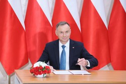 Prezydent Andrzej Duda podpisał ustawę. Oni dostaną dodatkowe świadczenia emerytalne