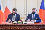 Po otrzymaniu 45 mln euro Czesi wycofali skargę do TSUE ws. kopalni węgla brunatnego w Turowie. Polska wciąż ma jednak do zapłaty niemal 70 mln euro za niewdrożenie orzeczenia w sprawie kopalni.