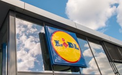 Lidl podniesie wynagrodzenia. Sieć podała widełki płacowe na 2023 rok