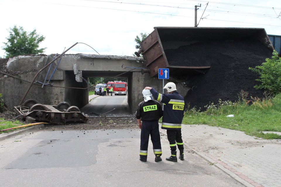 Wykolejony pociąg we Wronkach