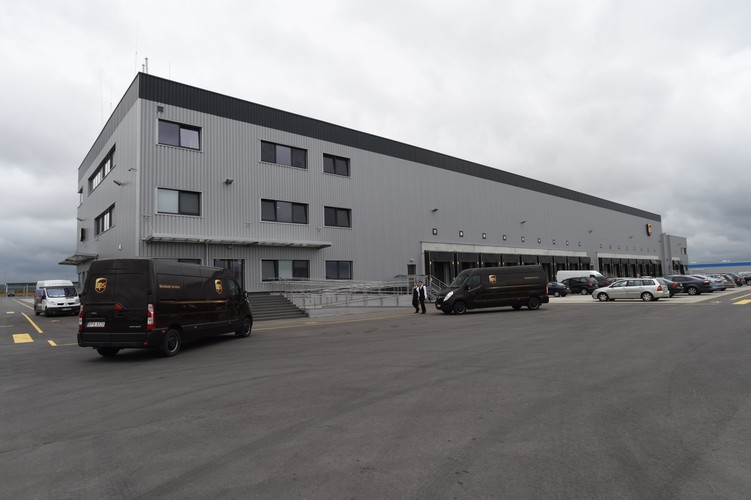 Centrum w Dobrej k. Strykowa jest największą inwestycją UPS w Polsce.<br><br> fot. (gm/mr) PAP/Grzegorz Michałowski