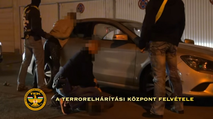 Őrizetbe vették a férfiakat /Fotó: police.hu