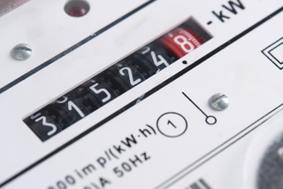 ZUS da 329,28 zł na prąd od 1 marca 2026. Ten dodatek przysługuje bez względu na dochód