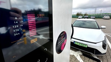 płonące elektryki to mit? twarde dane straży pożarnej za 2025 rok
