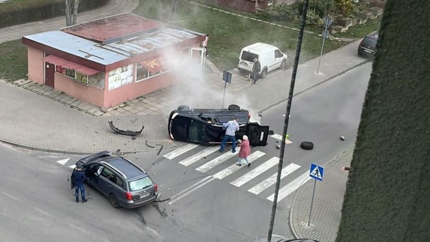 Stargard. Kolizja na skrzyżowaniu Węgierskiej i Czeskiej, foto: Facebook/Stoją Stargard