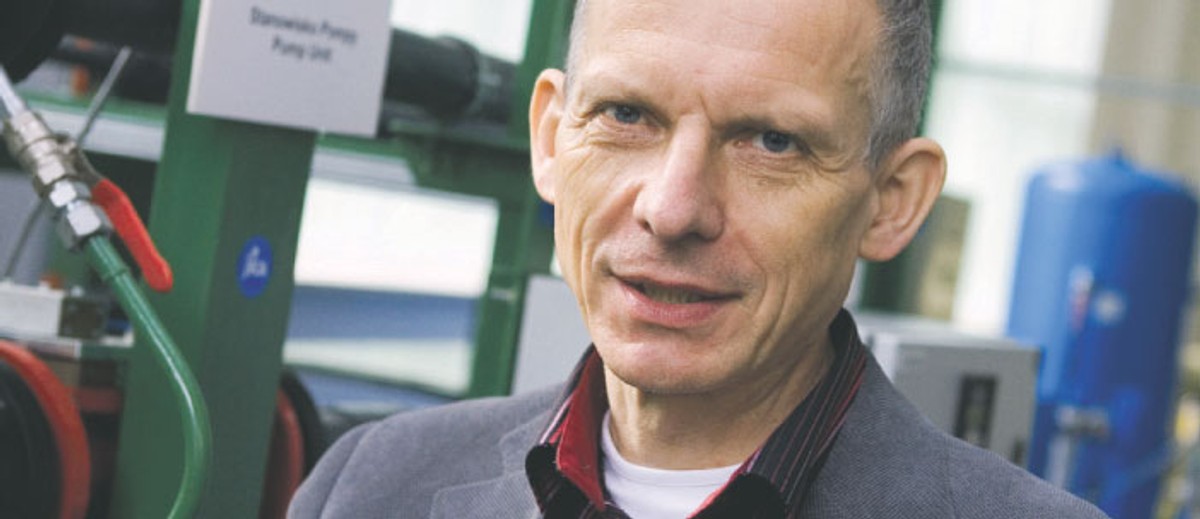 Ryszard Wnuk, doktor inżynier Instytutu Podstawowych Problemów Techniki PAN, główny specjalista ds. racjonalizacji użytkowania energii w Krajowej Agencji Poszanowania Energii, dyrektor Polsko-Japońskiego Centrum Efektywności Energetycznej Fot. Wojciech Górski