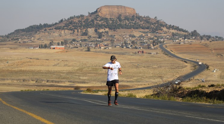 Nick Butter 196 országban futotta le a maratont jótékony céllal. / Fotó: Nick Butter