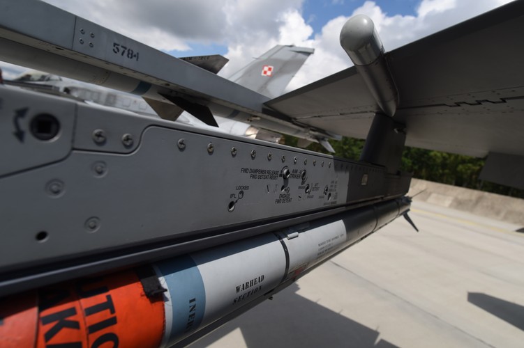 32 Baza Lotnictwa Taktycznego w Teodorach, (gm/cat) PAP/Grzegorz Michałowski