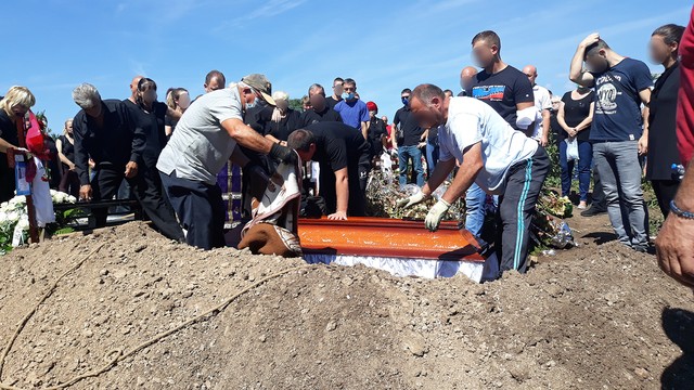 Sahrana premunile trudnice